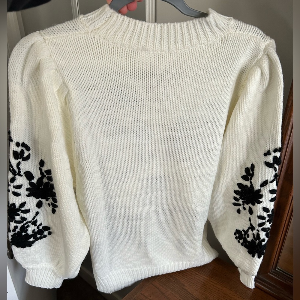 Vestique ‘Evelyn’ Sweater - Picture 3 of 5